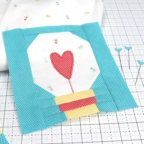 Brilliant Idea lightbulb Quilt Block by Tara Reed